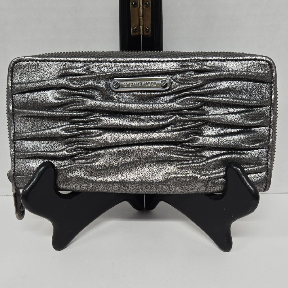 Michael Kors Silver Ruched Zip Around Wallet NWT 7.5"x4"x1"